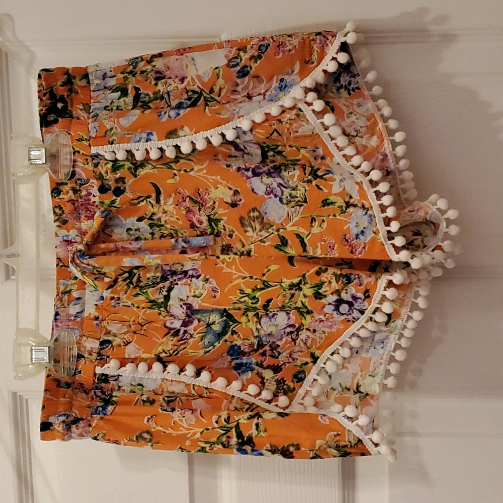 E2 Clothing Women's Small Orange Floral Wrapped PomPom Shorts